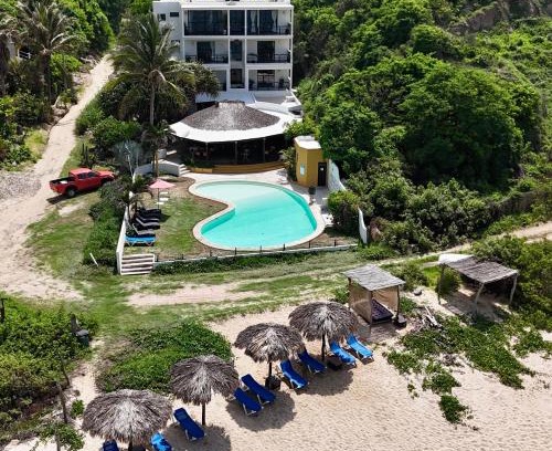 Salchi Hotel | Manta Raya Hotel - right on the beach