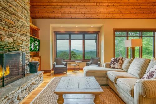 Pisgah Forest House | Maple Cottage in Sutton Knob