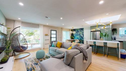 San Jose House | @ Marbella Lane - SJ Designer Home 3BR Ldry+P