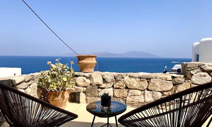 Agios Ioannis Apartment | Marialena's studio
