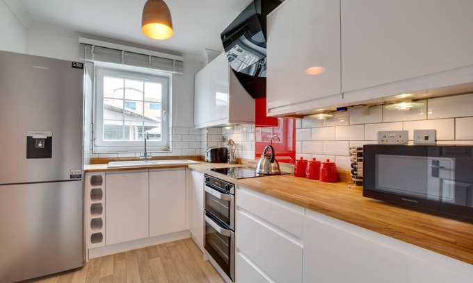 Seafront Cottage | Marina Central