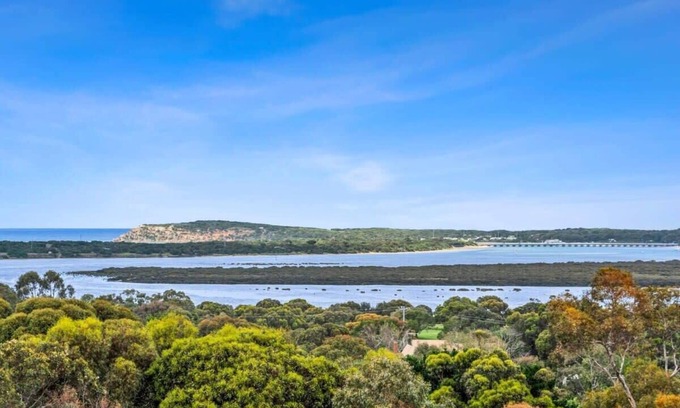 Ocean Grove Apartment | Mariners Retreat Unrivalled Ocean and River Views