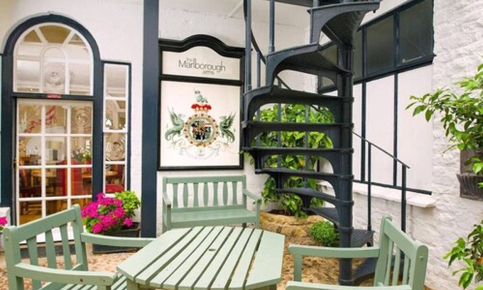 Woodstock Bed & Breakfast | Marlborough Arms Hotel