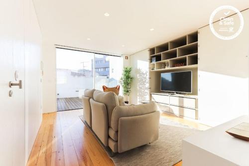 Santo Antonio Apartment | Marques de Pombal Duplex with Terrace by Homing