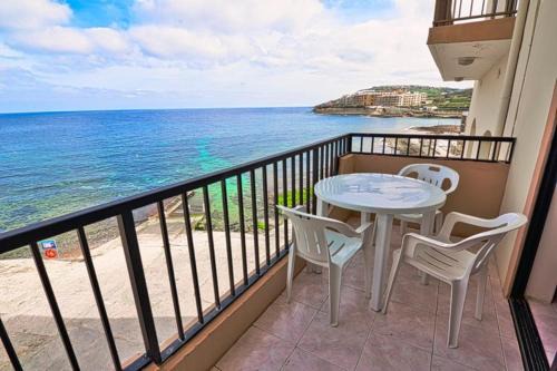 Marsalforn Apartment | Marsalforn Seaview Apartment in a quiet area