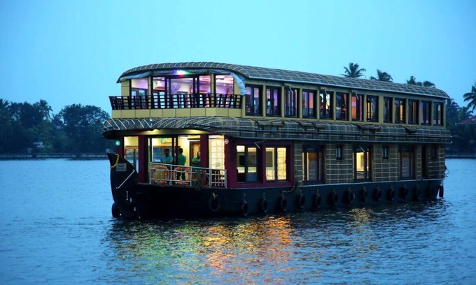 Alappuzha Boat Rental | Marvelous Boathouse