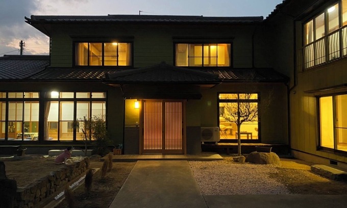 Ayagawa House | Masayoshi's Inn A quiet inn featuring a blend of Japanese and Western styles. English, Chinese, Taiwanese, Japanese available Accommodates up to 8 people