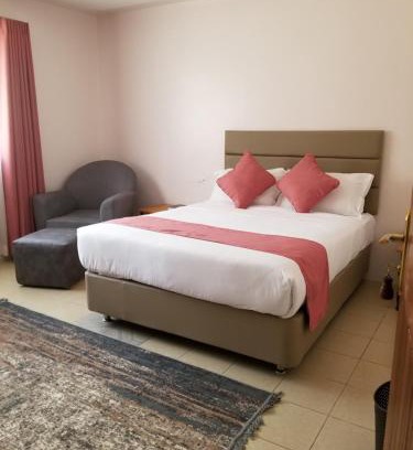 Naivasha Hotel | Mataman Gardens
