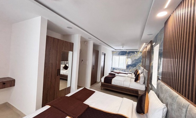 Periamet Hotel | MATHI RESIDENCY