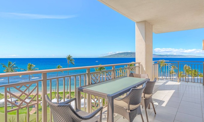 Kaanapali Villa | Maui Resort Rentals: Hyatt Residence Club – 3BR Oceanfront Upper Floor VIlla