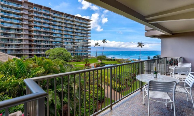 Kaanapali Apartment | Maui Westside Presents- The Whaler 319