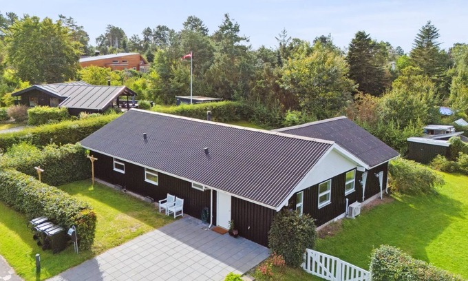 Vibæk Strand House | "Maureen" - 300m from the sea by Interhome