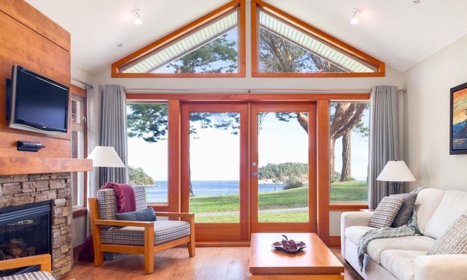 Mayne Island Cottage | Mayne Island Resort - Waterfront Cottage