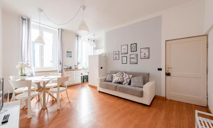 Rapallo Apartment | MAZZINI12 RAPALLO, Elegant Central Apartment, Air Conditioning, Wi-Fi, Just 100 mt from the Public Beach, the Ideal Choice for a Relaxing and Exciting Coastal Escape, private garage available on request at 20,00 per night