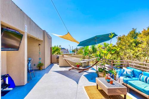 South Mission Beach Apartment | MB 3BR Oceanview Penthouse with HUGE Rooftop decks