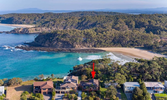 Malua Bay House | McKenzies Clifftop on Illabunda Drive