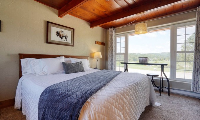 Hot Springs Cabin | Meadow Cabin at Highland Meadows