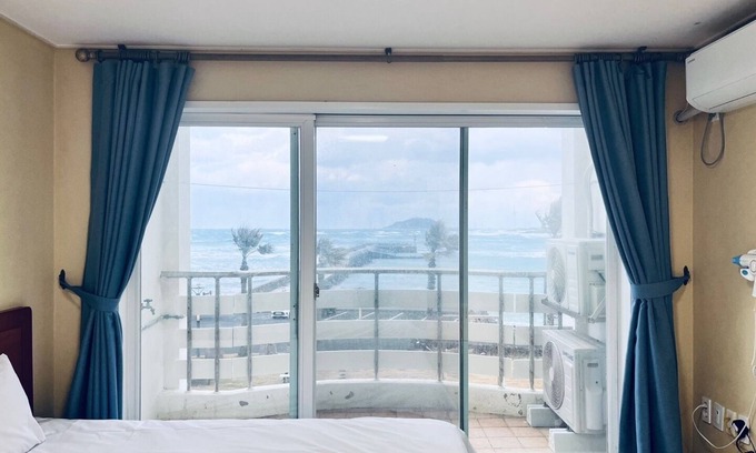 Hallim Apartment | Mega Resort