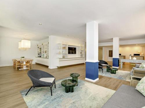 Cairns Central Business District Hotel | Mercure Cairns