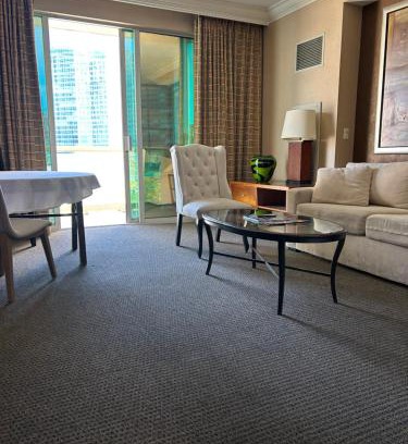 Las Vegas Apartment | MGM Grand no resort fee , balcony, free valet parking