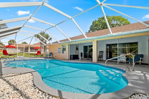 Interchange Square House | Mi Casa in Palm Bay