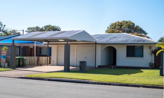 Golden Beach House | Michael Street 39 Golden Beach