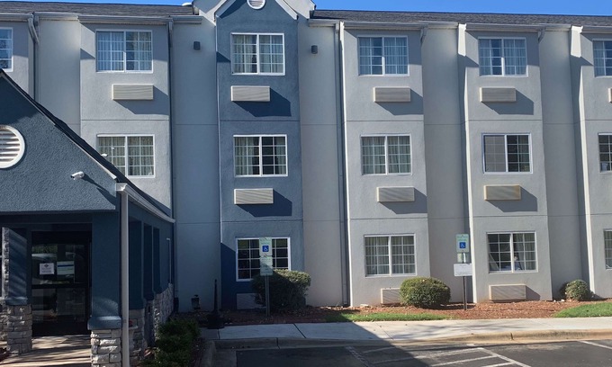 Toddville Road Hotel | Microtel Inn by Wyndham Charlotte Airport
