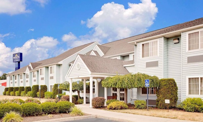 Wellsville Hotel | Microtel Inn & Suites by Wyndham Wellsville