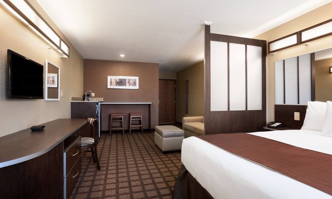 Midland Hotel | Microtel Inn & Suites By Wyndham Midland