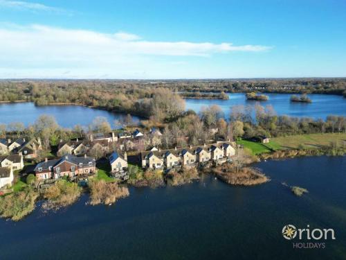 Cirencester House | Mill Village 66, Damsel Cottage - P