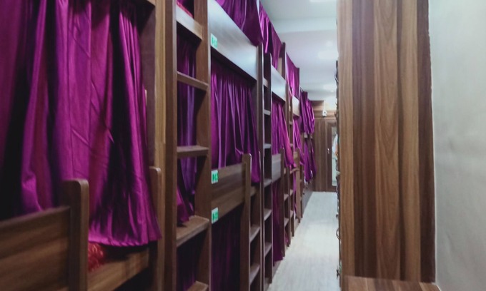 Vile Parle East Hotel | Millano Dormitory