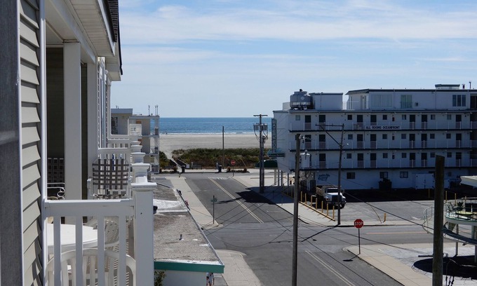 Wildwood Crest Condo | MILLION DOLLAR VIEWS AT THE MONARCH! POOL! VIEWS!