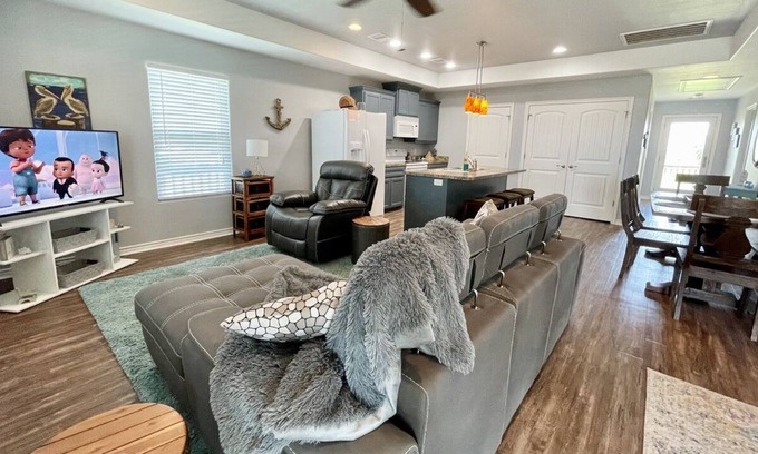 Port Bolivar House | Mimosa Manor 3 Bedroom Home by Redawning