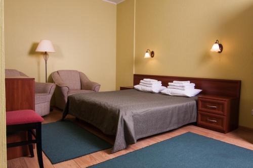 Desnyans'kyi District Hotel | Mini-hotel on Geroiv Energetykiv Street 18