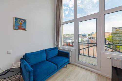 Liberty Avenue Apartment | Mini Loft 1 BD Apt by Domvia