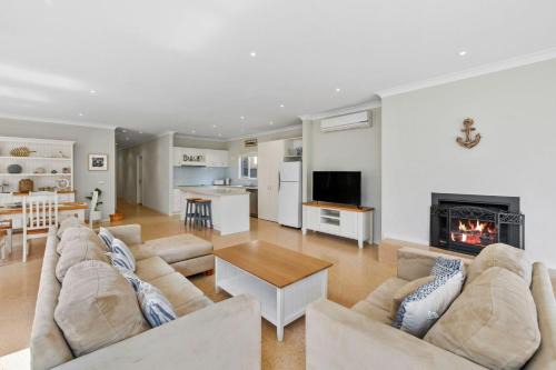 Anglesea House | Minifie Beach House 13