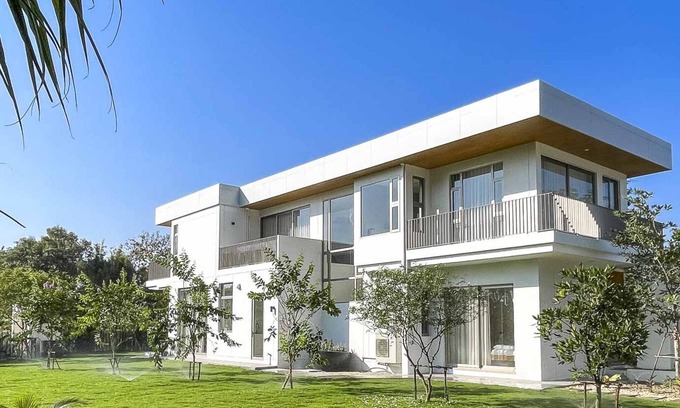 Su Thep Villa | Minimal Luxury Villa HUGE Garden. 10 min to Nimman