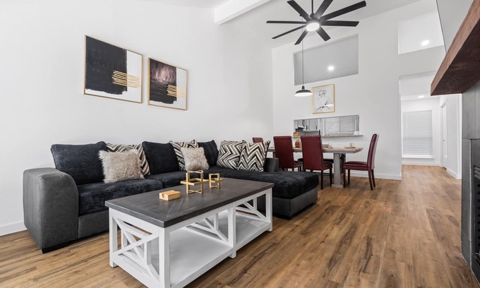 Euless Condo | Minutes from DFW & AT&T stadium. Cozy modern retreat