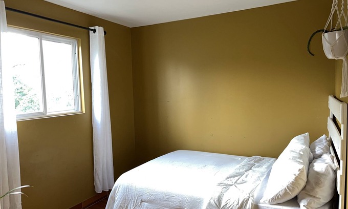 Middle Quarters Hotel | Minutes from Ys Falls, Safari and Zoo— w/Bar and Restaurant onsite