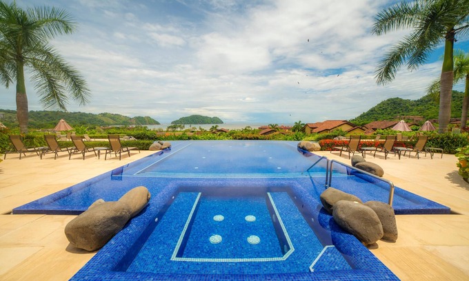 Herradura Apartment | Miramar 4E - 3 bdr 3 Bath Ocean View