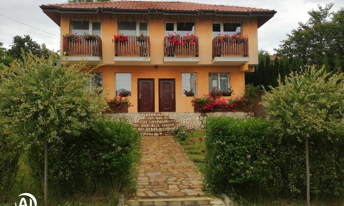 Byala House | Miranis Houses