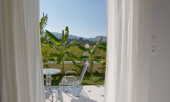 Agrilia House | Mirsini Studios & Apartments
