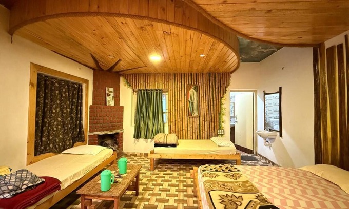 Vattakanal Cottage | Misty 7-Bedroom Hill Retreat in Kodaikanal–Perfect for groups & Artists