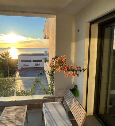 San Roque Apartment | Moderní byt s výhledem na moře ve městě Alcaidesa