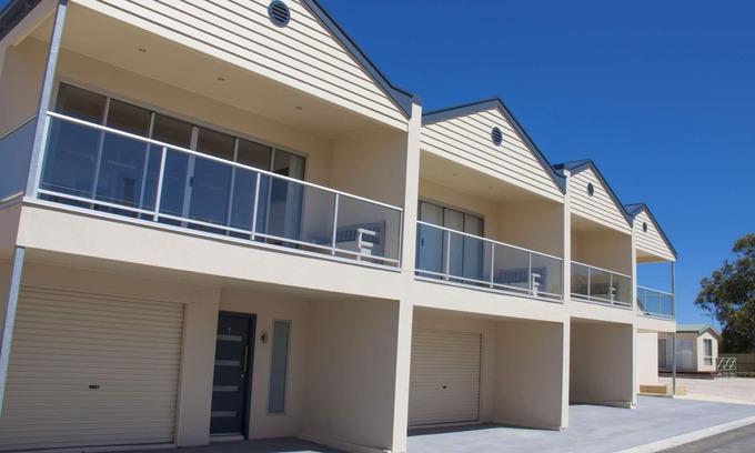 Port Vincent Apartment | Modern 2 Bedroom Apartment with Stunning Sea Views
