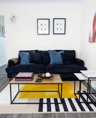 Bradley Stoke Apartment | Modern 3-bed Bradley Stoke Self Check-in Free Parking Fast Wi-Fi