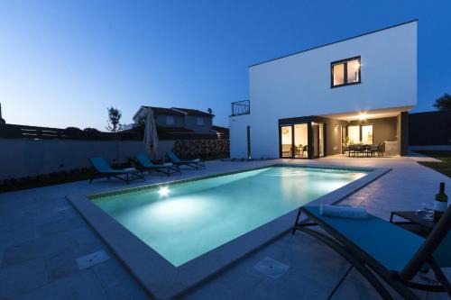 Skatari Villa | Modern 3-bedroom villa with a private pool