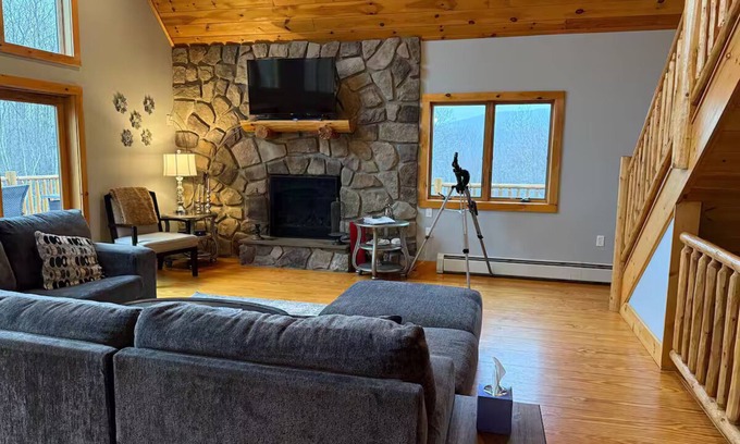 Windham Ski Chalet | Modern 3BR/4BA Windham chalet w/hot tub, views & mins to ski, bars, dining!