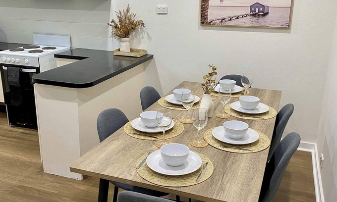 Craigie House | Modern 3BR Stylish House in Craigie