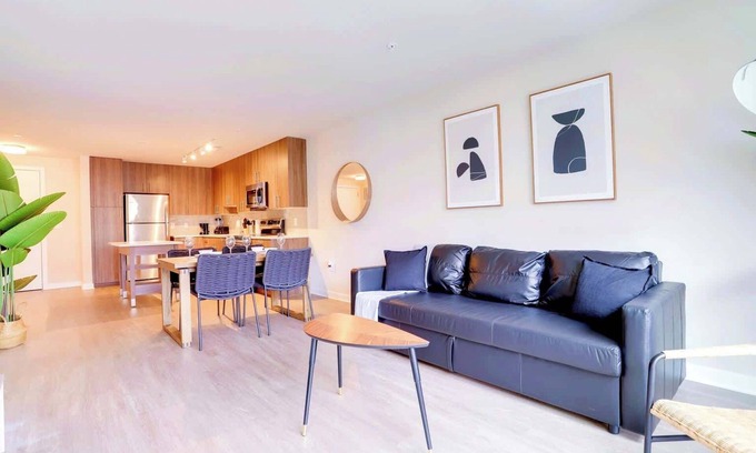 Jefferson Manor Apartment | Modern Alexandria Apt | Shopping & Metro Nearby
